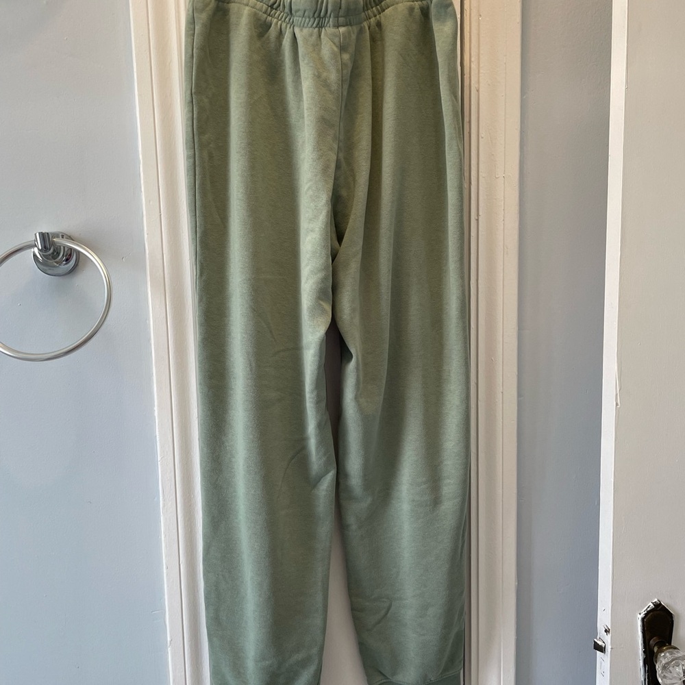 Nike Women’s Green Joggers - Picture 2 of 6